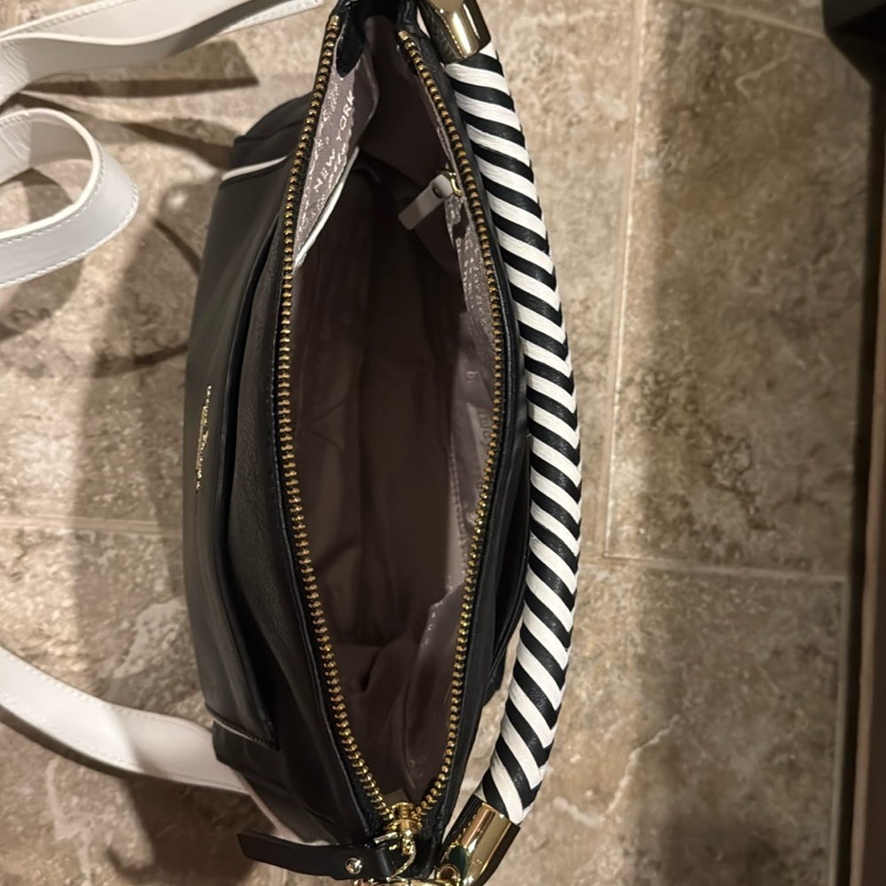 Kate Spade Black and White Crossbody or Hand Bag. Never used! - Picture 5 of 9